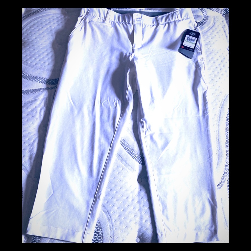 White women’s under armour golf capris